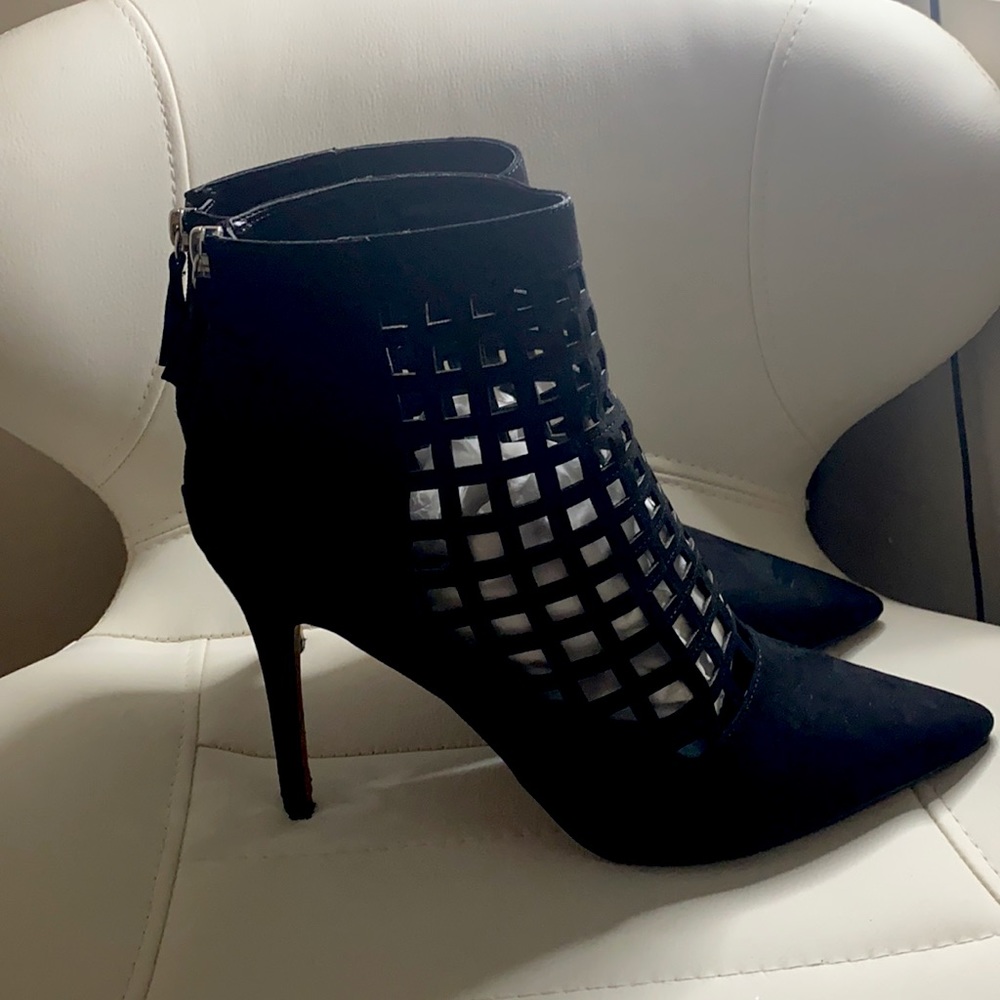 Cute Aldo black booties